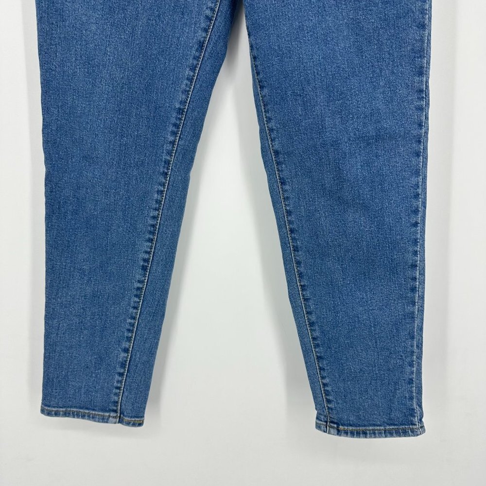 Levi's High Waisted Taper Mom Jeans Midwash Blue Size 25 - Picture 5 of 11